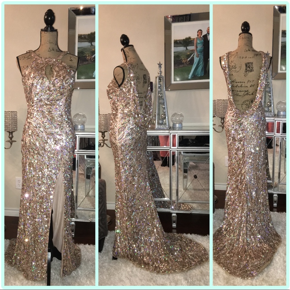 BEAUTIFUL GOLD/CHAMPAGNE DRESS!